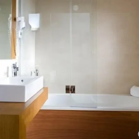 酒店 巴赫克拉兰热拉斯酒店 3*