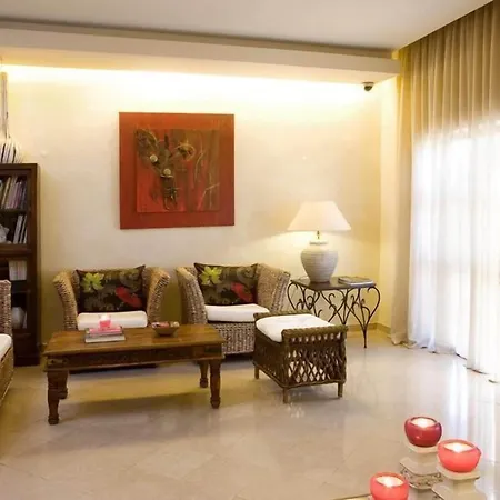 Отель Parque Laranjeiras Виламура